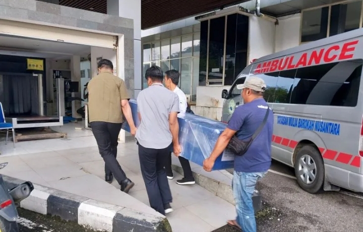 Jenazah WNI yang menjadi korban kecelakaan di Malaysia mulai dipulangkan ke kampung halaman di Lombok, NTB. (Antara)