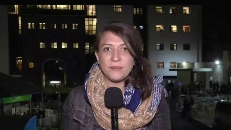 Jurnalis Prancis Marine Vlahovic dalam sebuah program televisi (Foto: Tangkapan layar RTS)