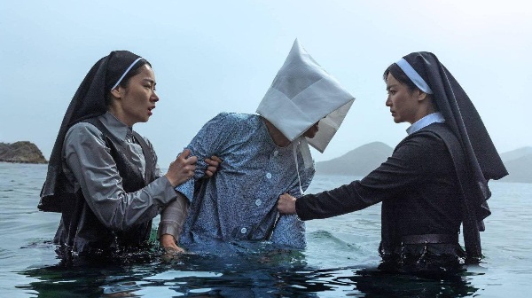 Salah satu cuplikan film The Priest 2: Dark Nuns. (Foto: Istimewa)