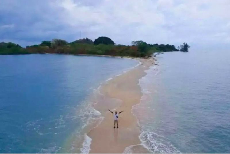 Bentang alam laut di Pulau Maspari, Tulung Selapan, Ogan Komering Ilir, Sumatera Selatan. (Dok.Antara)