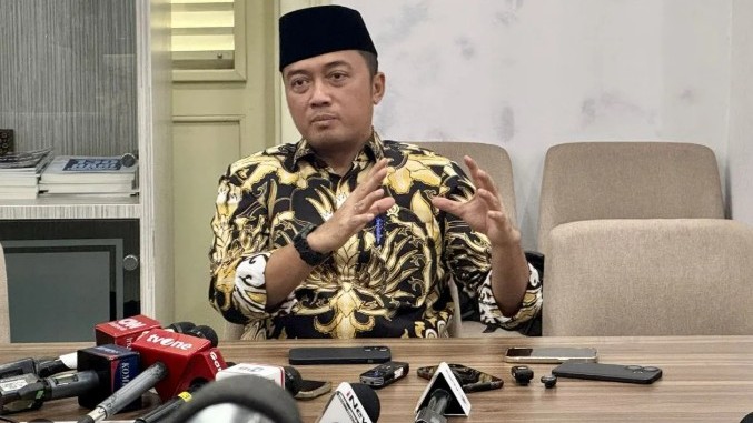 Juru Bicara Presiden Prabowo Subianto Prasetyo Hadi menjawab pertanyaan wartawan saat ditemui di Istana Kepresidenan, Jakarta, Jumat (23/5/2025). (Foto: Antara)