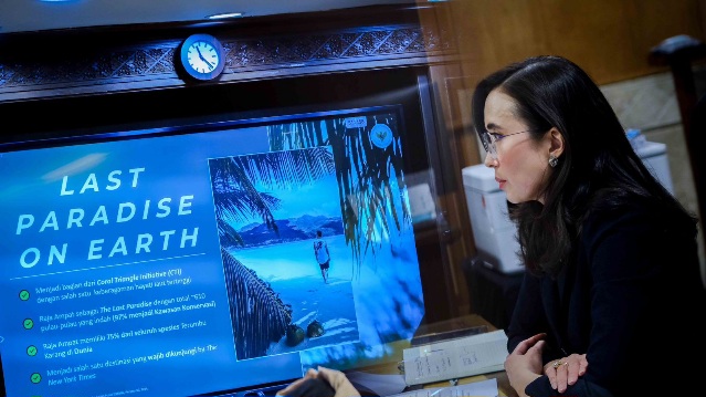Menteri Pariwisata Widiyanti Putri Wardhana dalam rapat kordinasi lintas sektor di Gedung Sapta Pesona pada Kamis (5/6/2025). (Foto: dok. Kemenpar)