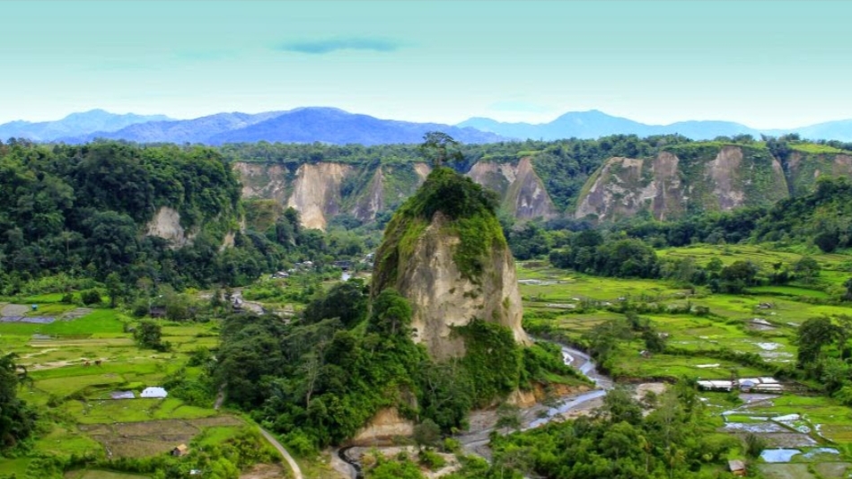 Panorama alam di kawasan Geopark Nasional Sianok-Maninjau di Sumatera Barat. (dok.Travel in Indonesia Archipelago)