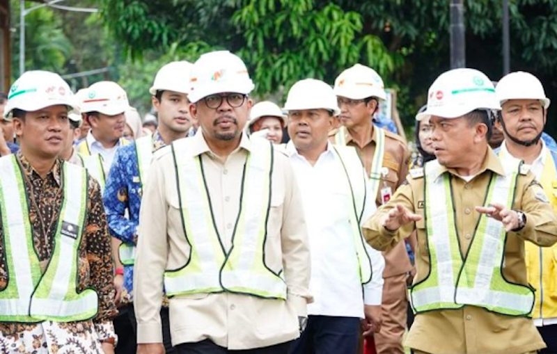 Wakil Kepala Staf Kepresidenan RI Muhamad Qodari bersama Gubernur Jambi Al Haris. (Dok. Antara)