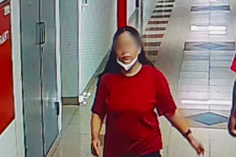 Seorang wanita berinisial AU tengah melancarkan aksi penipuan bermodus adopsi bayi. (Dok. Antara)