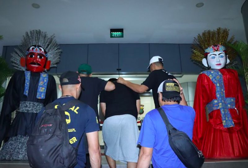Polisi meringkus seorang pelaku pengedar narkoba berinisial AS (42). (Dok. Antara)