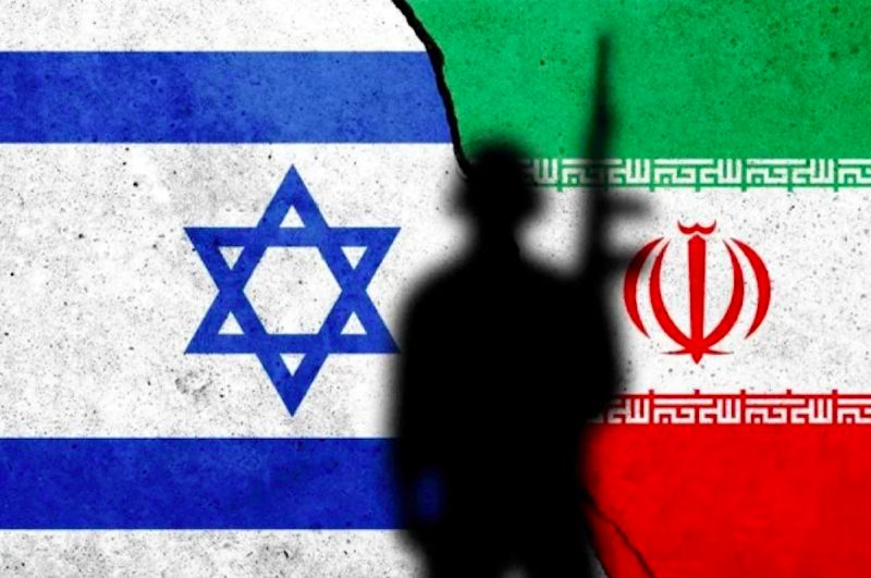 Ilustrasi - Bendera Iran dan bendera Israel.(Dok. Antara)