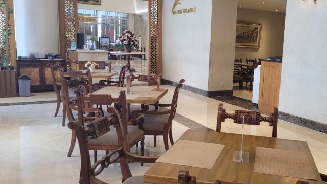 Ilustrasi: Restoran di sebuah hotel berbintang di Jakarta. (Foto: Warta Lentera/Inge Mangkoe)