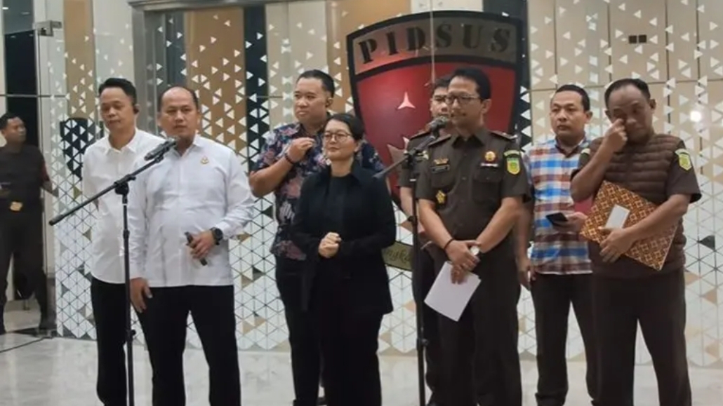 Kejaksaan Agung (Kejagung) menetapkan 8 tersangka dalam kasus dugaan korupsi pada pemberian kredit PT Sri Rejeki Isman Tbk (Sritex). (dok.Kejagung)