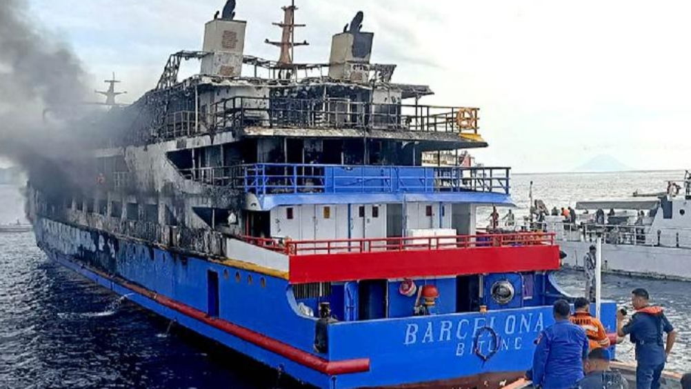 KM Barcelona yang sempat terbakar. (Istimewa)