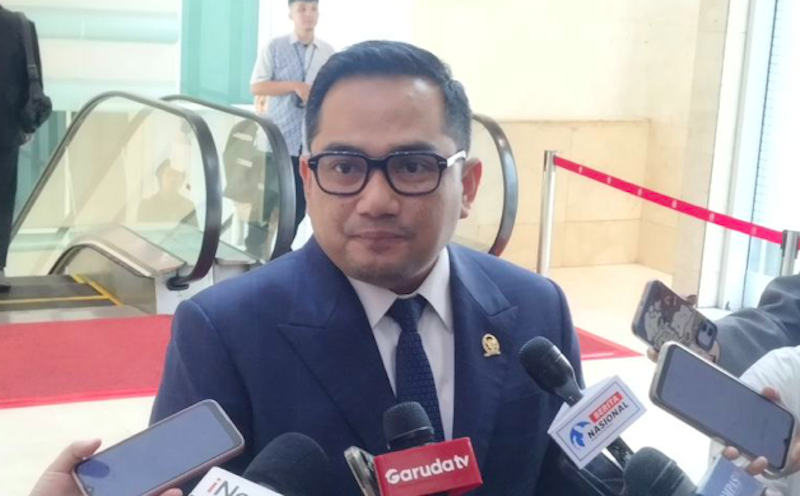Ketua Komisi II DPR RI Rifqinizamy Karsayuda di kompleks parlemen, Jakarta. (Dok. Antara)