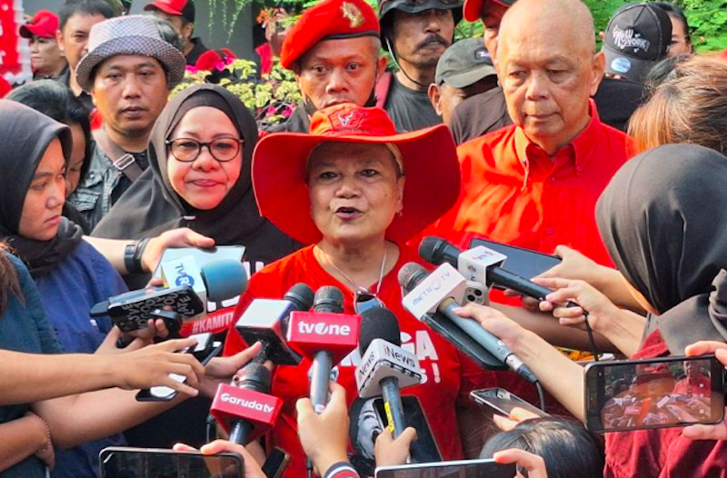 Ketua DPP PDIP Ribka Tjiptaning memberikan keterangan kepada wartawan di kantor pusat DPP PDIP. (Dok. Antara)
