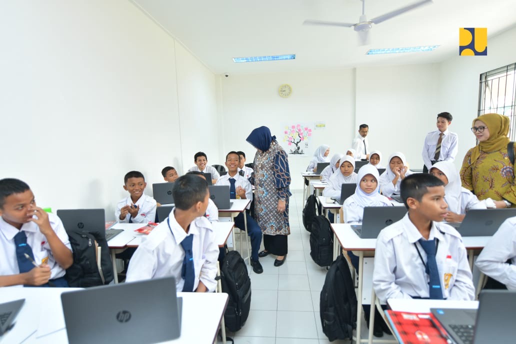 Suasana Sekolah Rakyat Menengah Pertama (SRMP) 6 Handayani di Bambu Apus, Jakarta Timur. (Vita Kartono)
