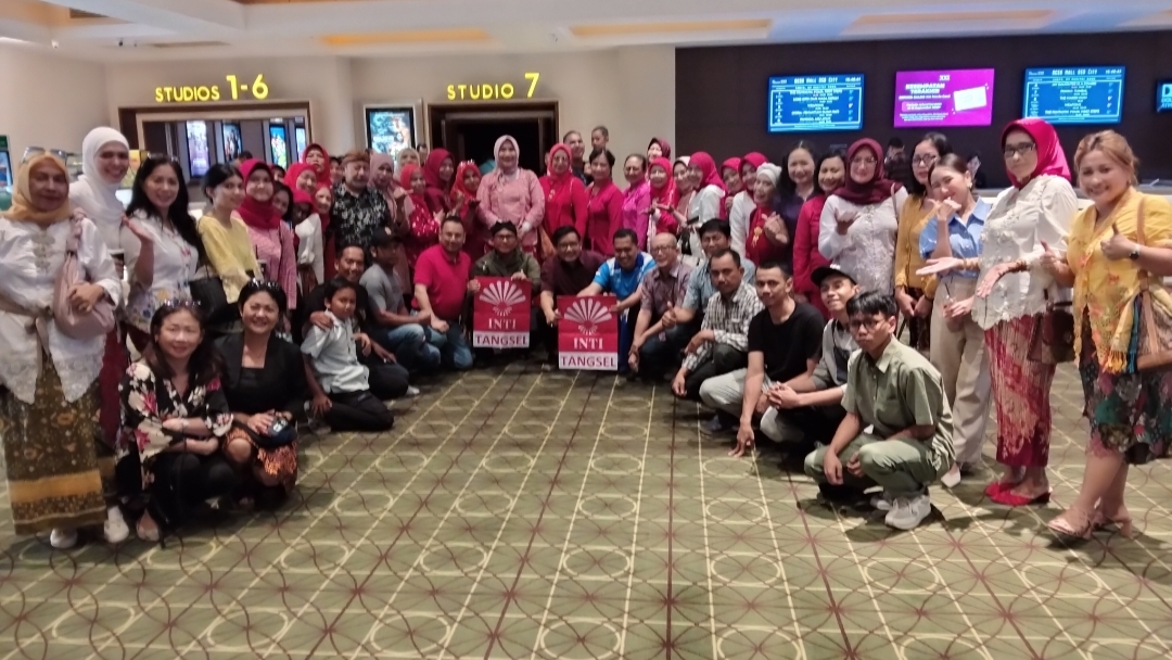 Pengurus INTI Tangsel menggelar nonton bareng film Believe: Takdir, Mimpi, Keberanian di Cinema XXI AEON Mal, BSD, Sabtu (9/8/2025). (Sicillia Tan/Warta Lentera)