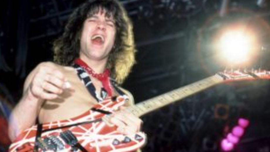 Gitaris grup band legendaris, mendiang Eddie Van Halen. (Istimewa)