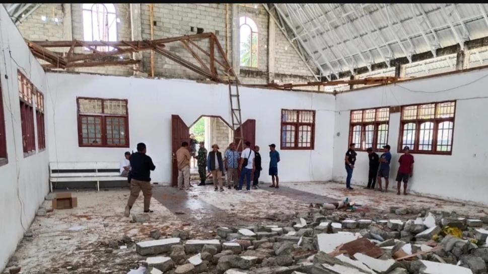 Bangunan rusak usai gempa magnitudo 5,8 mengguncang Poso, Sulawesi Tengah, Minggu (17/8/2025). (dok.BNPB)