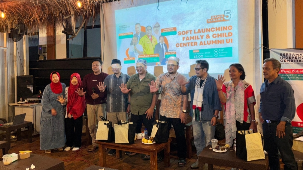 Calon Ketum ILUNI UI nomor urut 5 Rapin Mudiardjo saat hadir dalam soft launching Family and Child Center di Kafe Kopi Kobong, Limo, Depok, belum lama ini. (Istimewa)