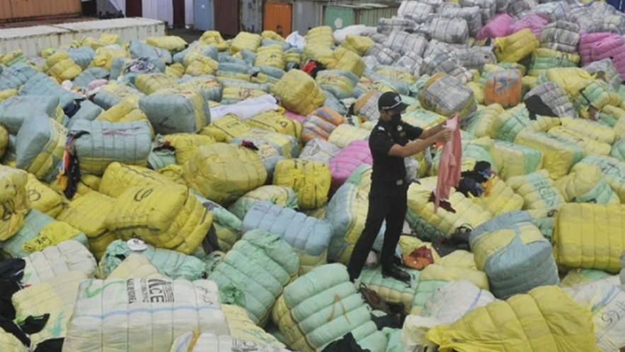 Baju bekas impor ilegal. (dok.Antara)