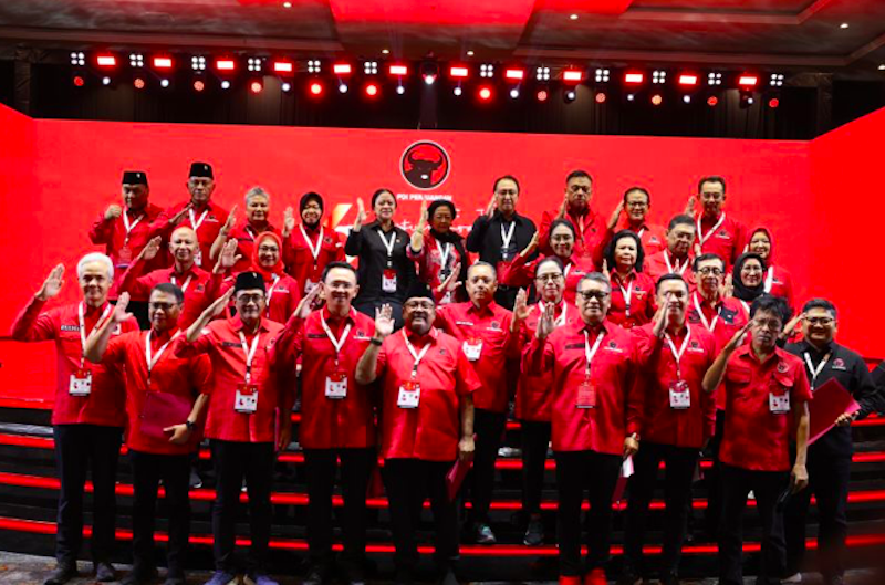Ketua Umum PDIP Megawati Soekarnoputri berfoto bersama jajaran DPP 2025-2030 saat Kongres Ke-6 PDIP di Bali Nusa Dua Convention Center, Badung, Bali, Sabtu (2/8/2025).(Dok. Antara)
