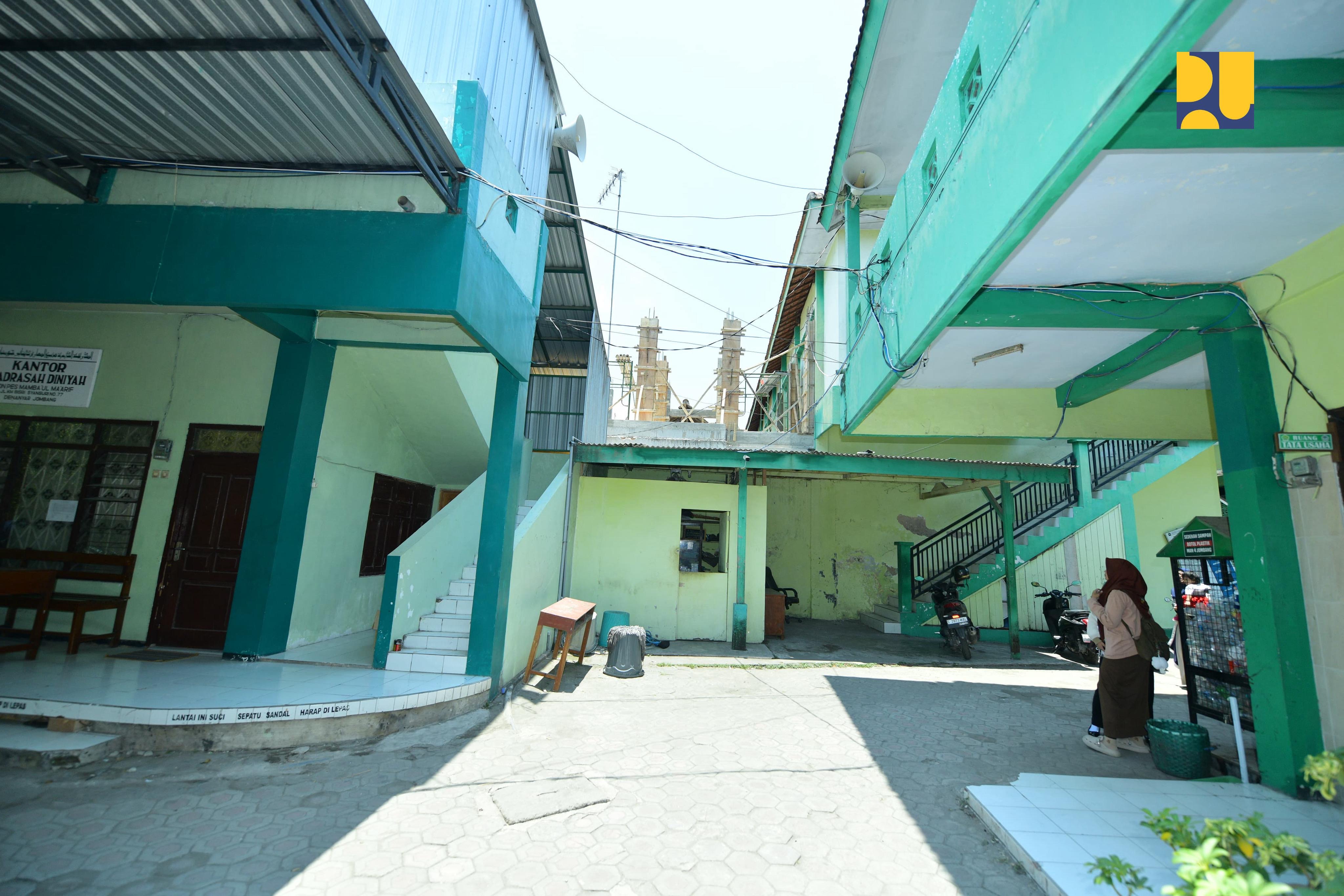Bangunan pondok pesantren (Ponpes) Mamba'ul Ma'arif Denanyar Jombang. (Dok Kementerian PU) 