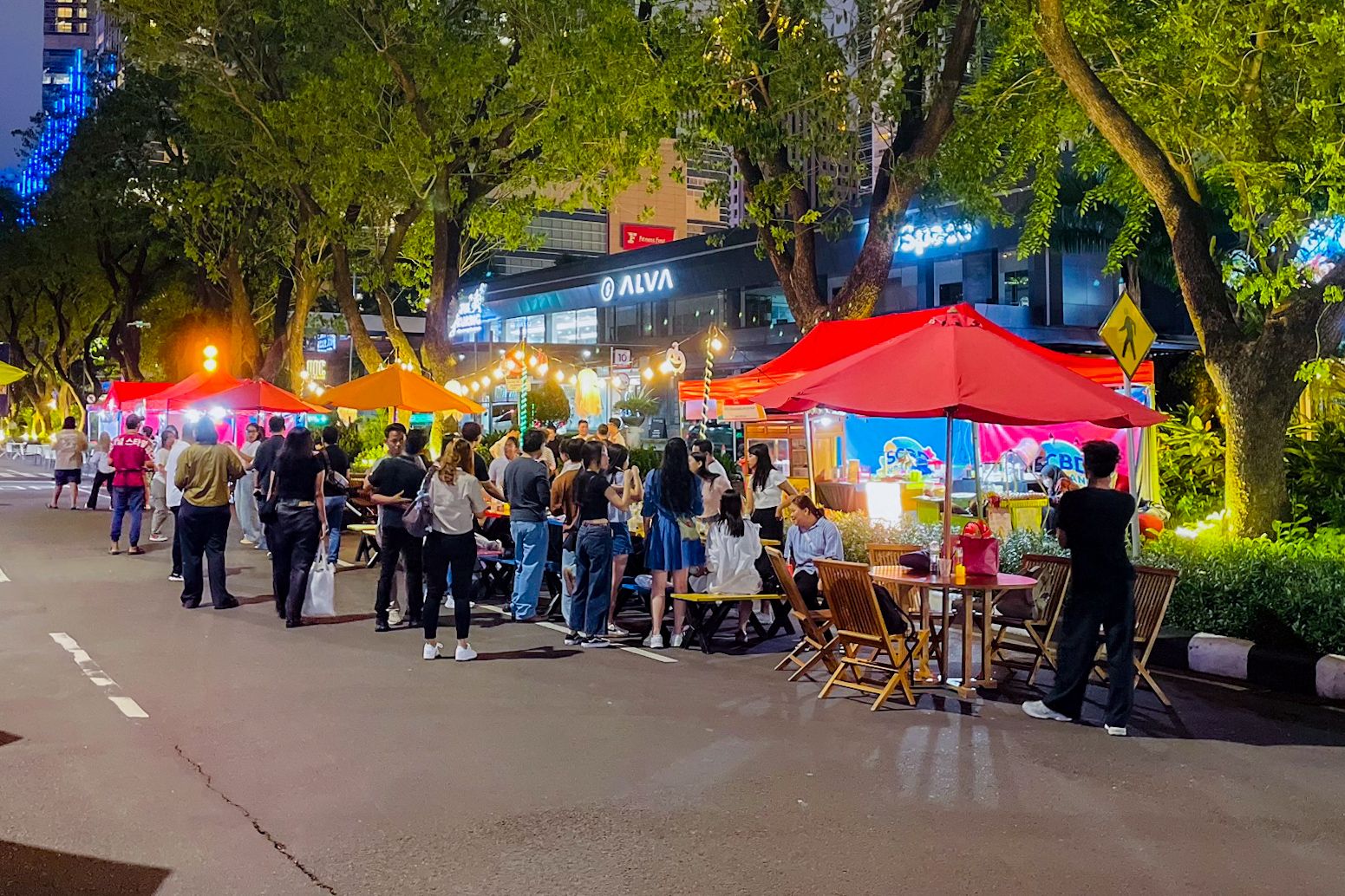 Suasana SCBD Weekland yang ramai pengunjung. (Foto : Vita Kartono)