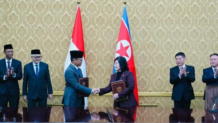 Menteri Luar Negeri Sugiono dan Menteri Luar Negeri Republik Rakyat Demokratik Korea (RRDK) atau Korea Utara, Choe Son Hui. (Foto: istimewa)