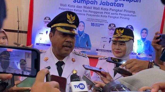 Wali Kota dan Wakil Wali Kota Pangkalpinang Saparudin dan Dessy Ayutrisna dilantik di Balai Besar Betason, Kantor Wali Kota Pangkalpinang, Rabu (15/10/2025). (Istimewa)