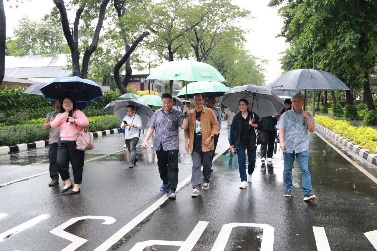 Direksi PT Danayasa Arthatama Tbk, selaku pengembang dan pengelola kawasan Sudirman Central Business District (SCBD) Jakarta bersama Direktorat Pembangunan Infrastruktur Badan Pengusahaan (BP) Batam. (Dok Artha Graha)