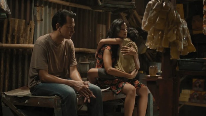 Salah satu scene dalam film Pangku karya debut aktor Reza Rahadian sebagai penulis skenario sekaligus sutradara. (dok.Gambar Gerak)