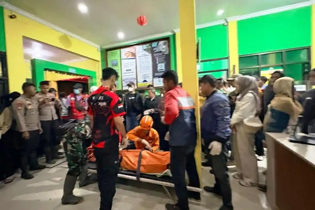Enam Mahasiswa UIN Walisongo Hanyut di Sungai Kendal, Tiga Lagi Belum Ditemukan