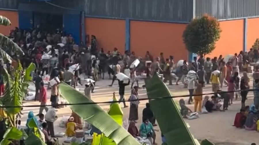 Gudang Bulog yang dijarah warga korban bencana banjir dan longsor di Sibolga, Sumatera Utara. (Istimewa) 