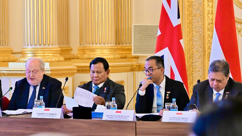 Presiden Prabowo Subianto saat memaparkan visi besar pendidikan Indonesia dalam forum UK-Indonesia Education Roundtable bersama para perwakilan sejumlah universitas di Inggris, pada Selasa (20/1/2026), di Lancaster House, London. (Foto: dok.Setpres)