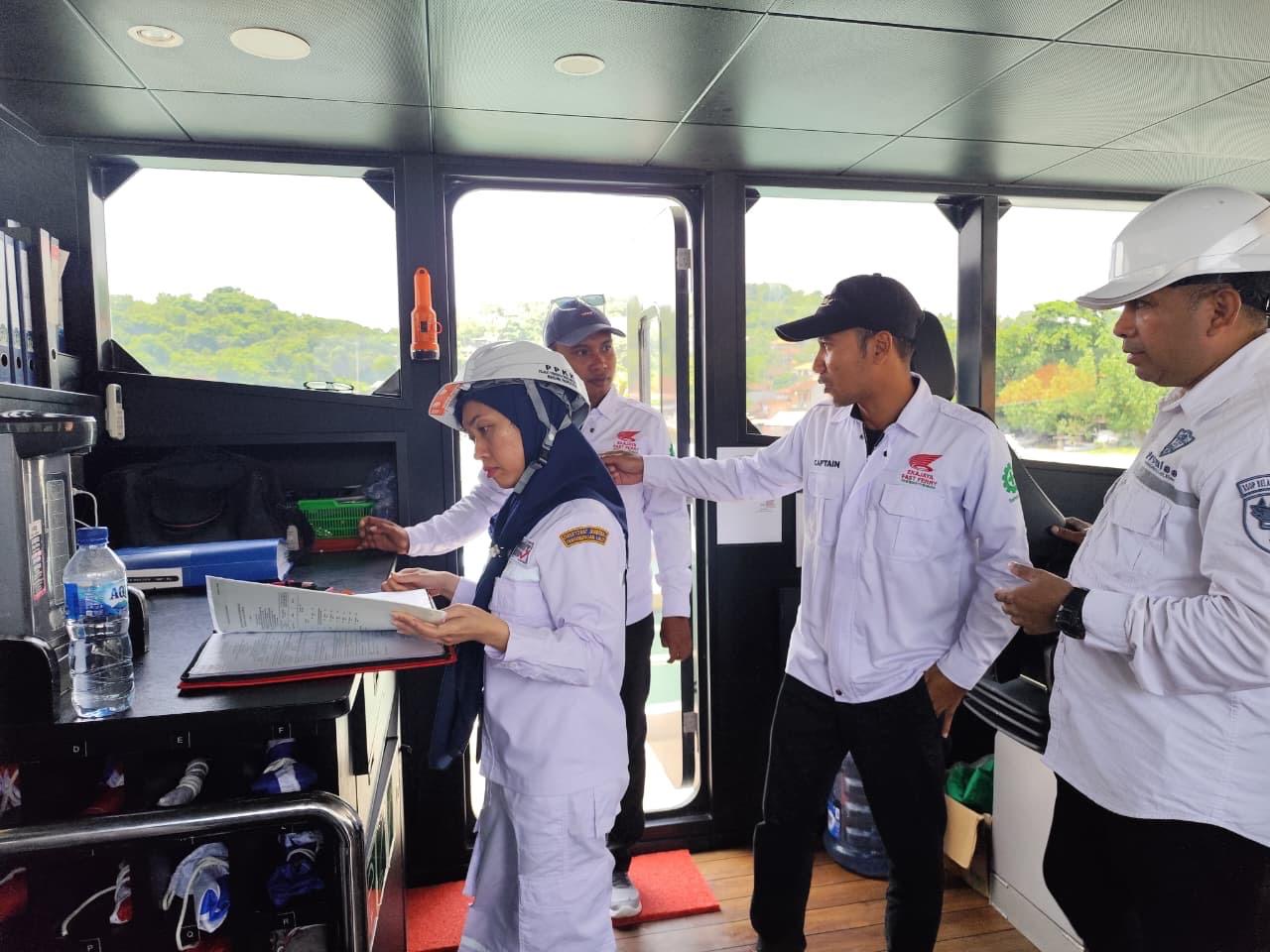 Uji kelayakan terhadap kapal-kapal penyeberangan dan angkutan penumpang di Bali. (istimewa) 