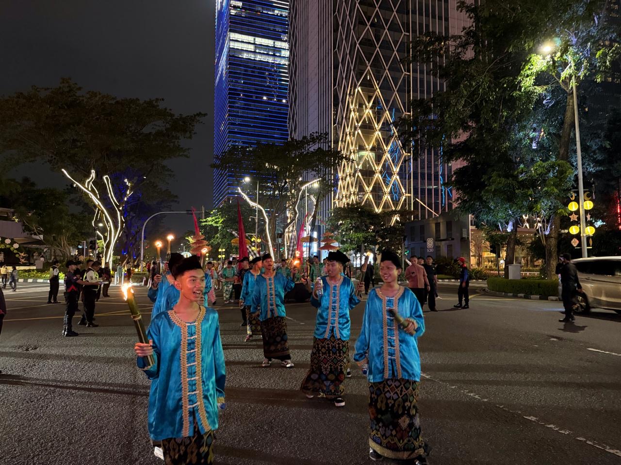 Pawai takbiran 1 Syawal di kawasan SCBD Jakarta. (dok Artha Graha Peduli)