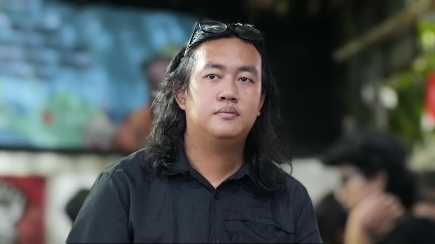 Andrie Yunus, seorang aktivis hak asasi manusia, menyoroti isu-isu militerisme selama tahun pertama masa jabatan presiden Indonesia Prabowo Subianto. Ia menjadi korban penyiraman air keras pada pertengahan Maret 2026 yang diduga dilakukan oleh 4 prajurit 