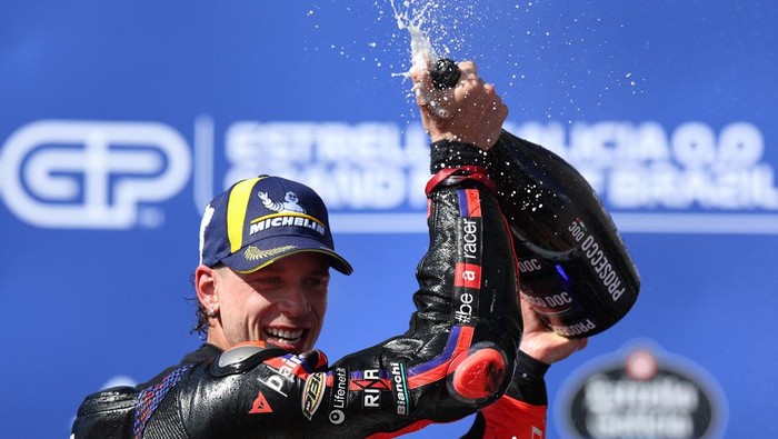 Pebalap Marco Bezzecchi memenangkan MotoGP Brasil di Sirkuit Ayrton Senna, Goiania, Senin (23/3/2026) dini hari WIB. (MotoGP) 