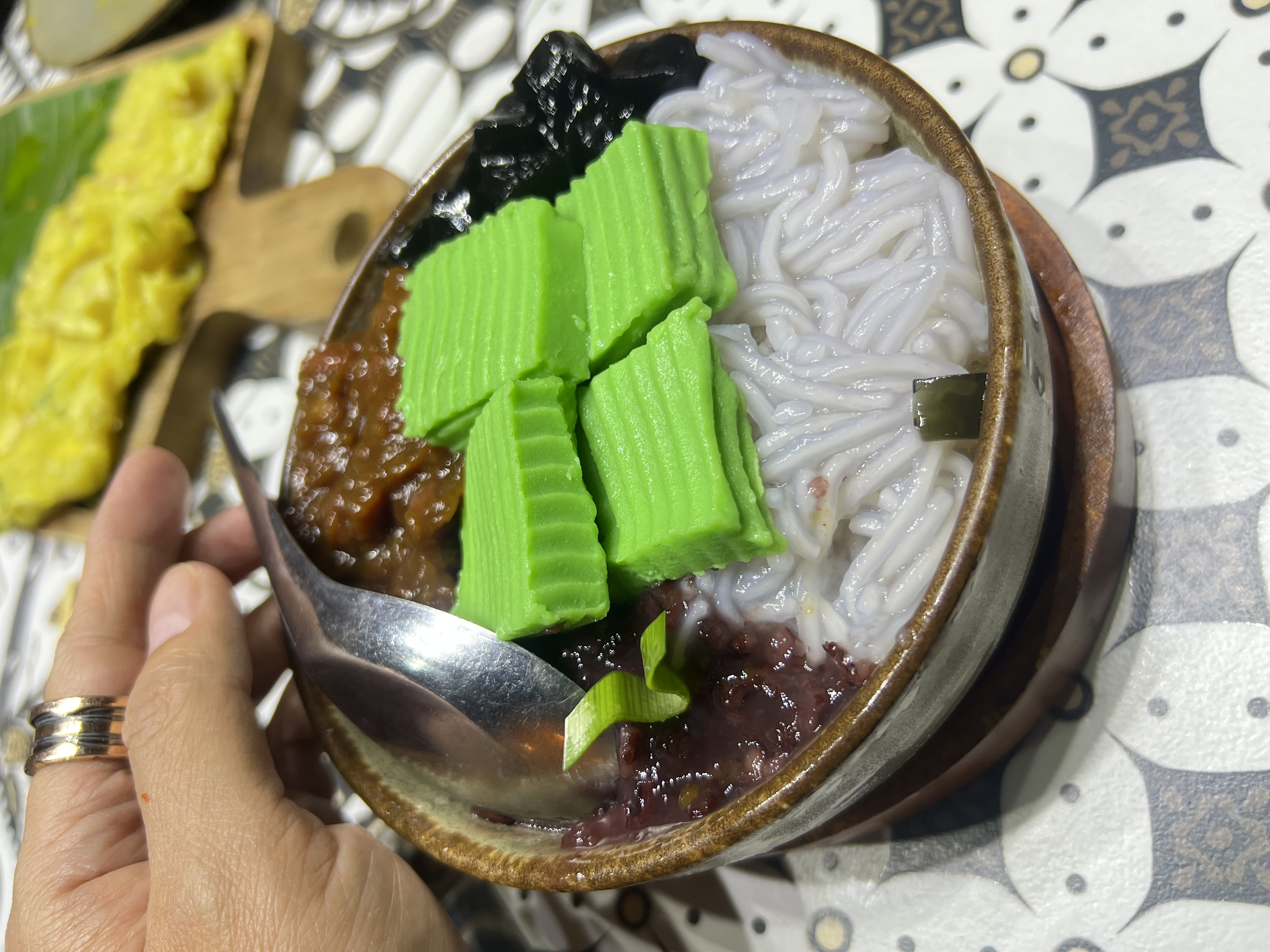 Ce hun tiau adalah sajian es khas masyarakat Tionghoa di Kalimantan Barat. (Foto : Vita Kartono/ Warta Lentera) 