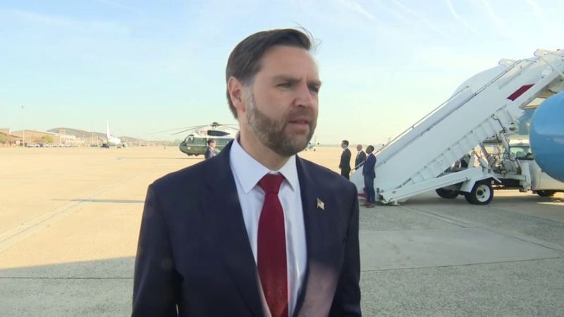 Wakil Presiden Amerika Serikat, JD Vance, tiba di Islamabad, Pakistan, pada Sabtu (11/4/2026) untuk memimpin delegasi AS dalam perundingan damai dengan Iran. (Foto: Istimewa)