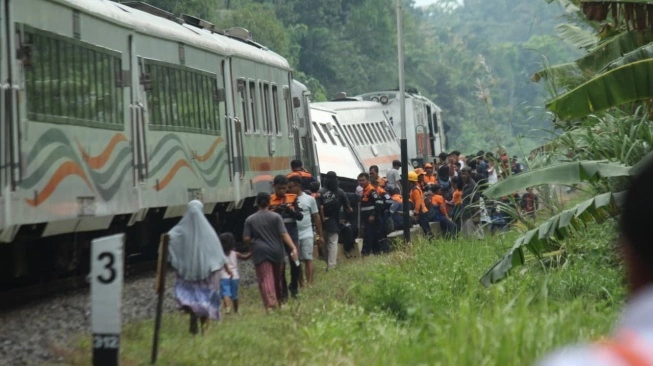 KA Bangunkarta anjlok di Stasiun Bumiayu, Senin (6/4/2026). (dok.KAI)
