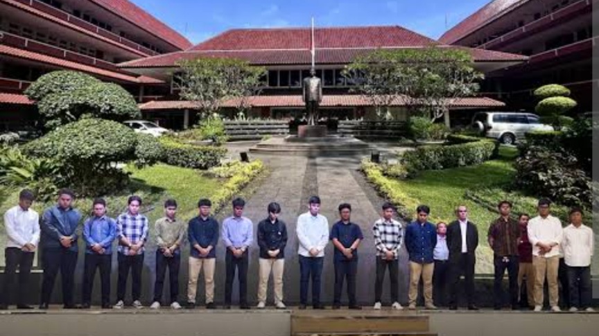 16 mahasiswa FHUI terduga kekerasan seksual secara verbal, mendapatkan sanksi administratif berupa skorsing hingga 30 Mei 2026. (Foto: tangkapan layar Instagram)
