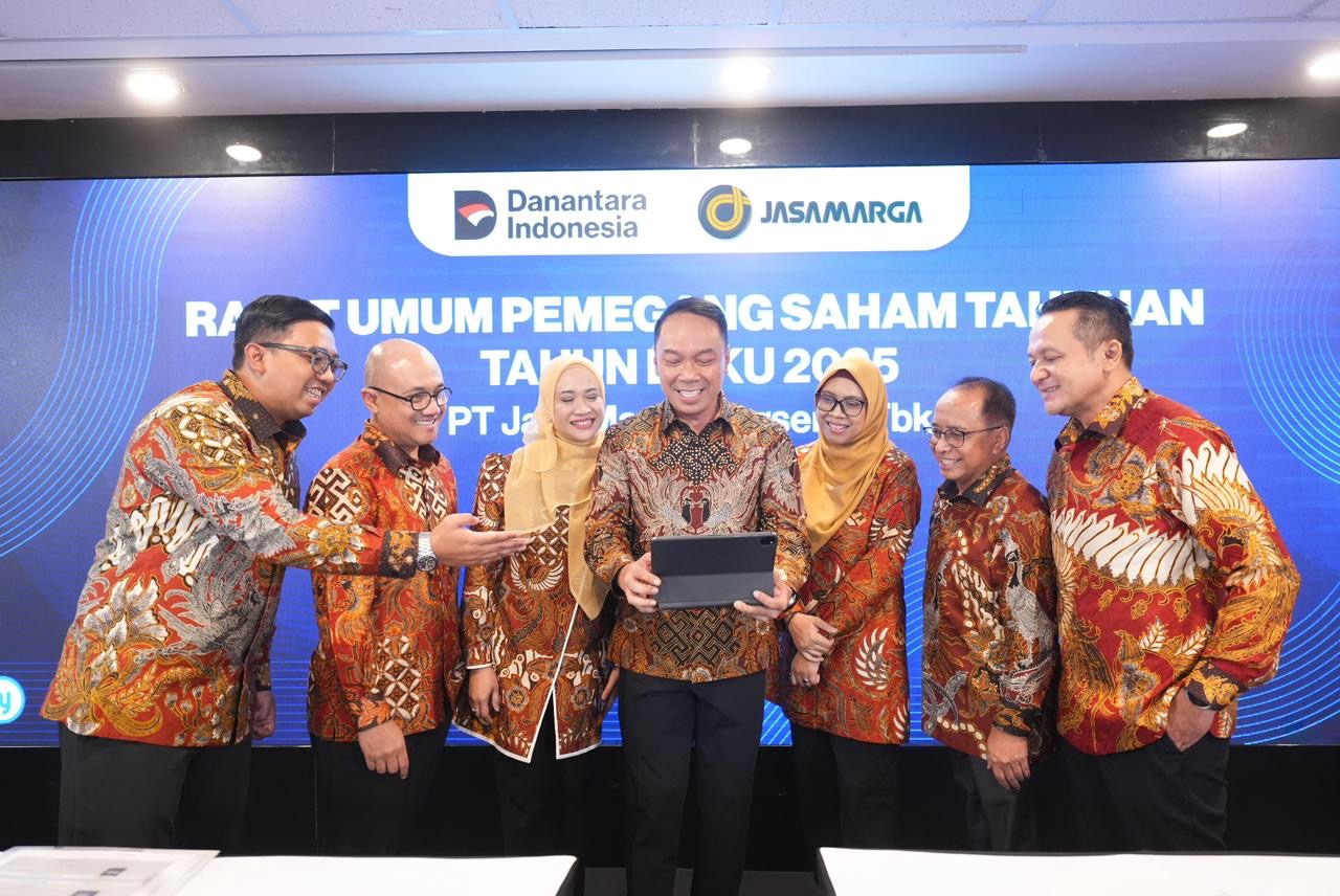 Direktur Utama Jasa Marga Rivan A. Purwantono (tengah) saat Rapat Umum Pemegang Saham Tahunan (RUPST) Tahun Buku 2025. (dok Jasa Marga untuk Warta Lentera) 