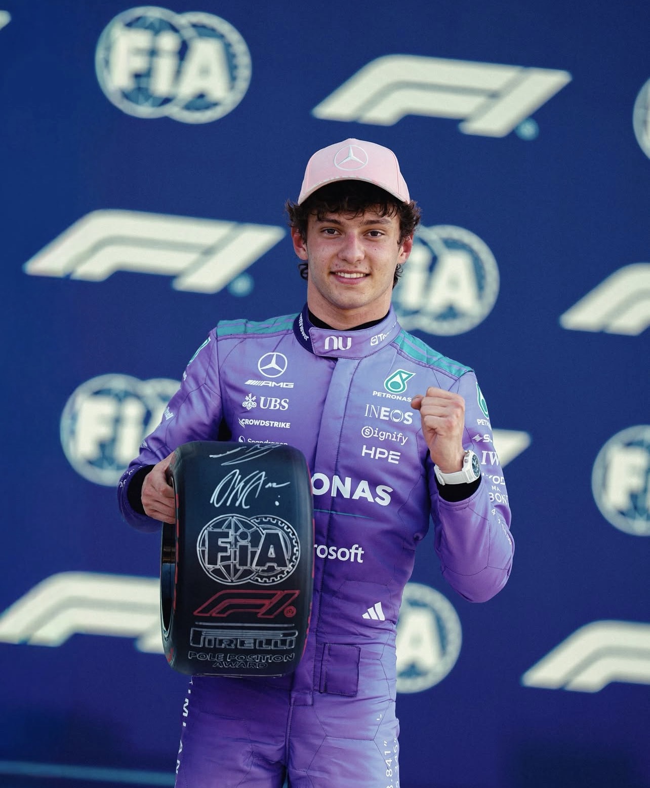 Pembalap Mercedes Kimi Antonelli menjuarai Formula 1 GP Miami 2026 di Sirkuit Miami Intenational Autodome, Miami. (Tangkapan Layar Instagram @kimi.antonelli ) 