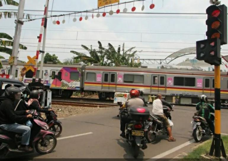 Ilustrasi jalur kereta api Daops 1 Jakarta. (dok Warta Lentera) 