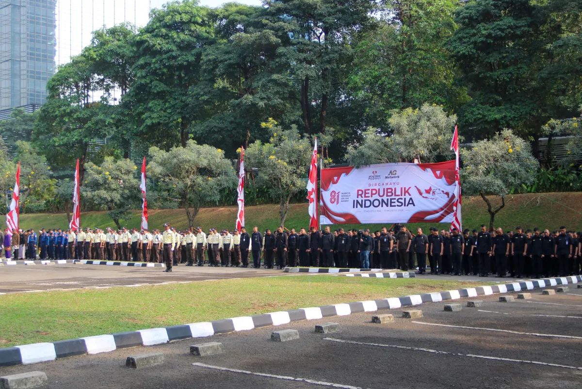 Suasana upacara bendera HUT ke-81 RI di kawasan SCBD Sudirman, Jakarta. (Foto : Vita Kartono/Warta Lentera)