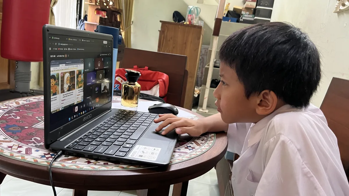 Bandara Beroperasi Kembali, Anak Sekolah Masih Pembelajaran Jarak Jauh