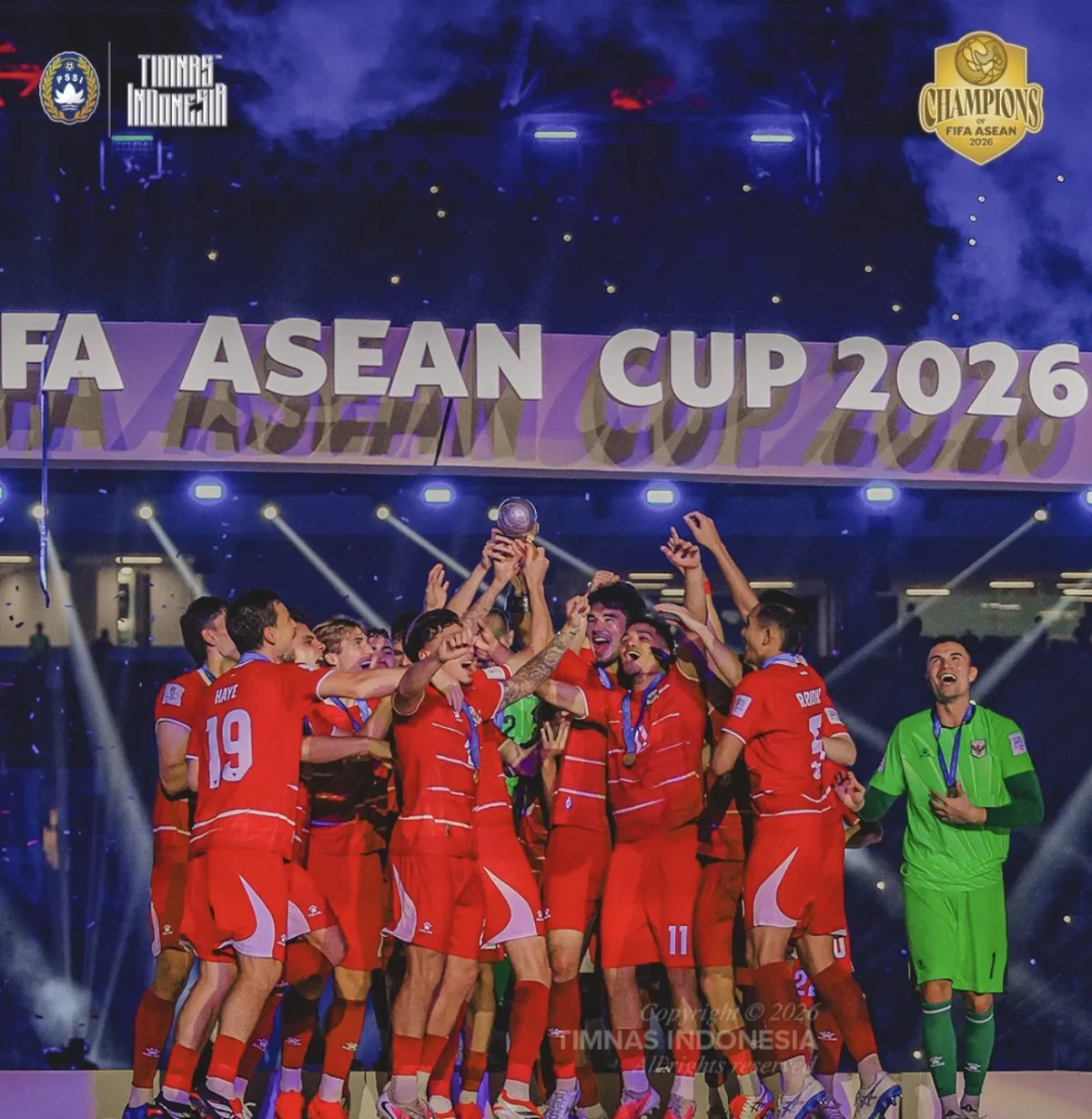 Tim Nasional Indonesia akhirnya mengangkat trofi FIFA ASEAN Cup 2026. (dok Instagram @timnasindonesia)